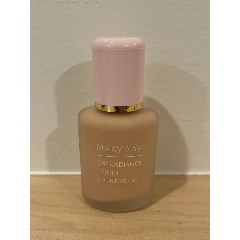 Mary Kay Day Radiance Liquid Foundation Misty Ivory 1 Fl Oz New‎ Boxed